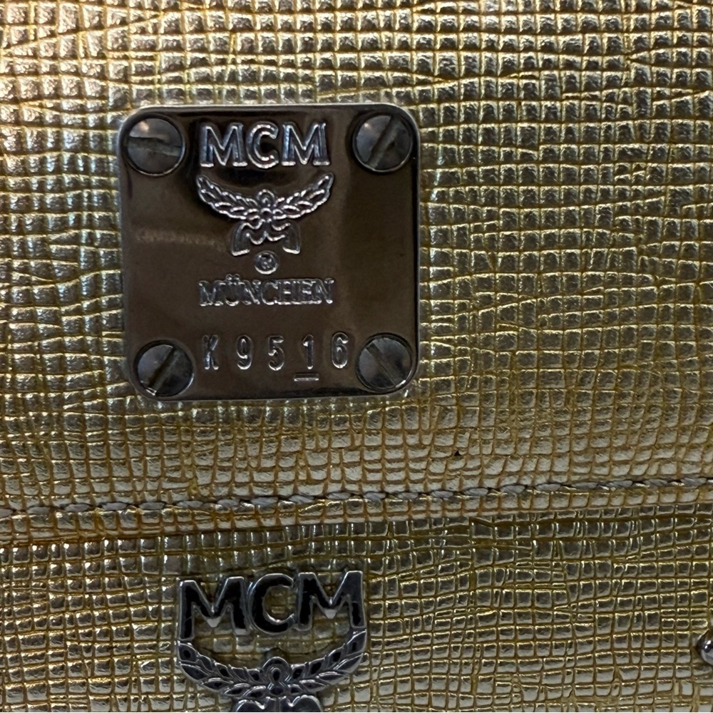 💎GUARANTEED AUTHENTIC MCM COMPACT WALLET 💎 - Picture 5 of 16